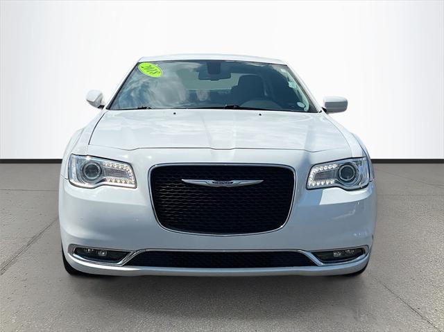 2018 chrysler 300 touring