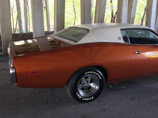 1972 dodge charger (rare original factory 440 car limited production.)