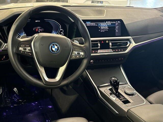 2022 bmw 330e base