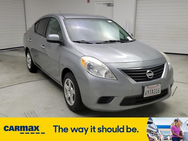 2013 nissan versa sv