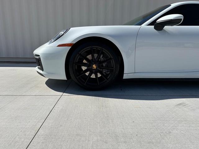 2022 porsche 911 carrera