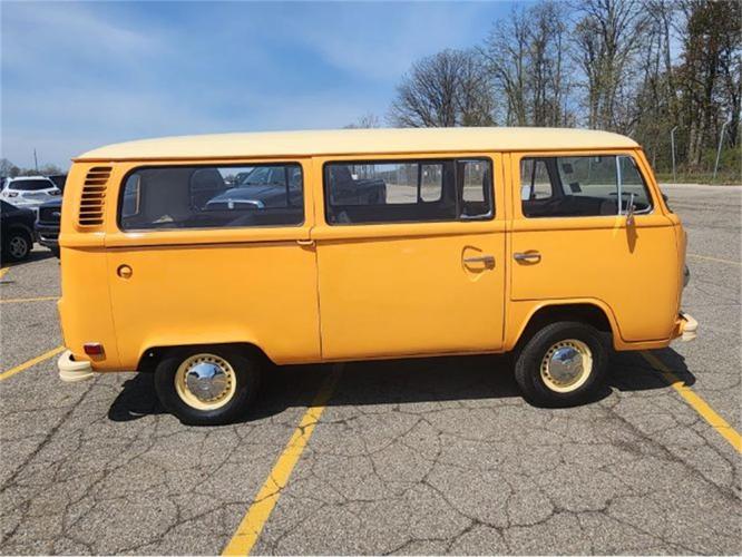 1977 volkswagen van in cadillac, michigan