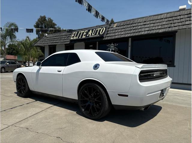 2013 dodge challenger sxt