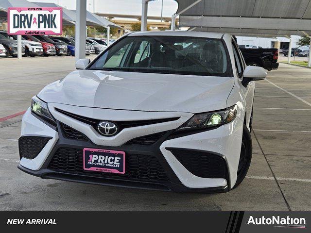 2022 toyota camry se