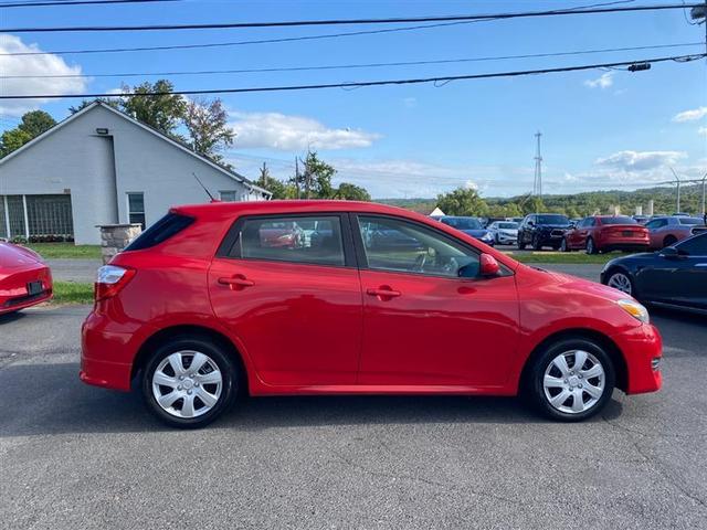 2010 toyota matrix base