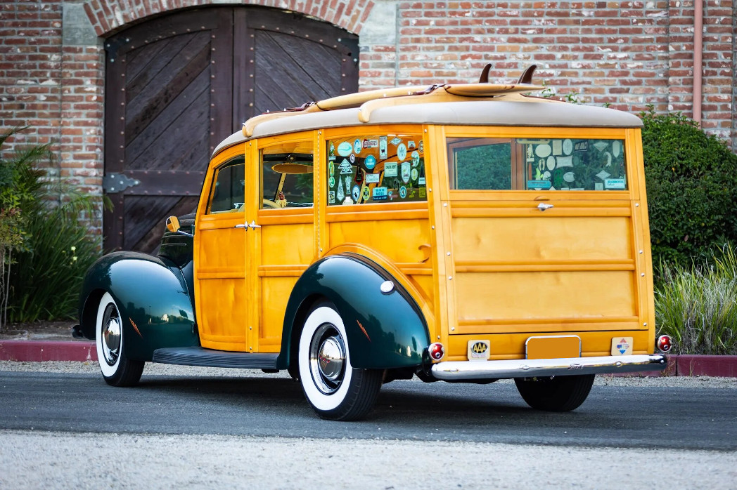 ford deluxe woodie