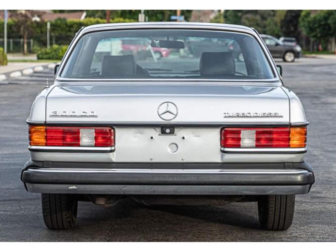 1982 mercedes-benz 300 in woodland hills, california