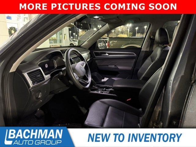 2022 volkswagen atlas 3.6l se w/technology