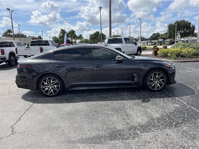 2022 kia stinger gt-line