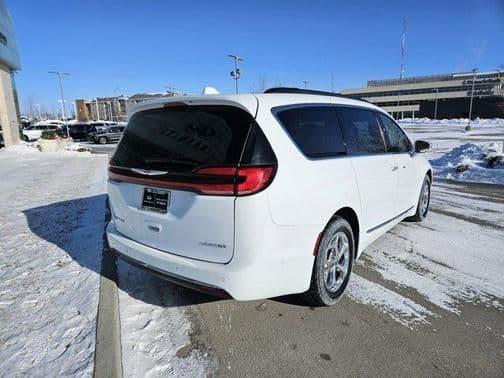 2022 chrysler pacifica limited in elkhorn, nebraska