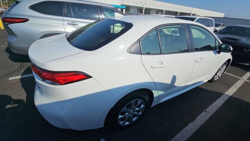 2024 toyota corolla hybrid le