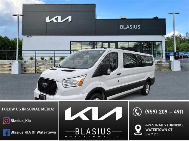 2022 ford transit-350 xlt