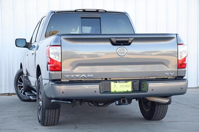 2021 nissan titan sv