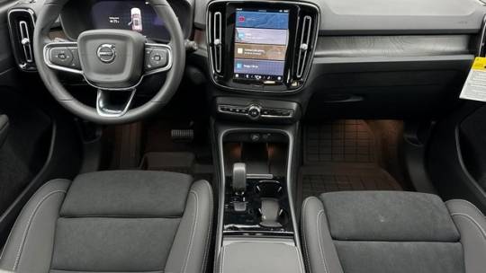 2024 Volvo XC40
