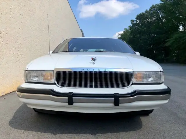 buick roadmaster estate wagon : garage kept : rust free : elderly driven