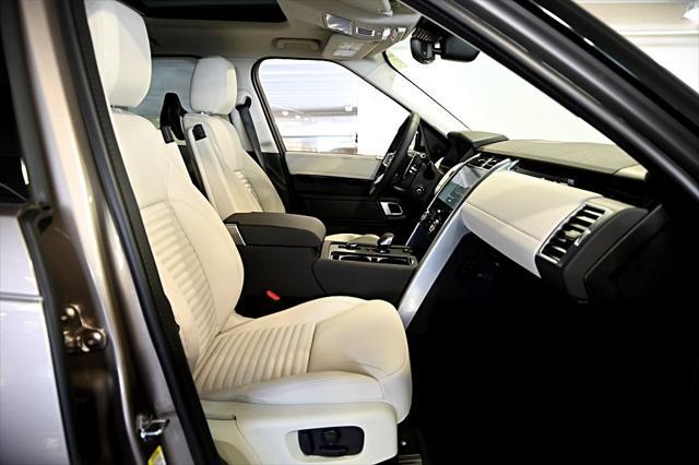 2023 land rover discovery s