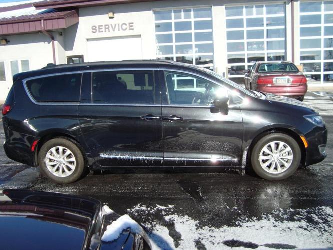 used 2017 chrysler pacifica touring-l rapid city, sd 57701 for sale in jolly acres, south dakota