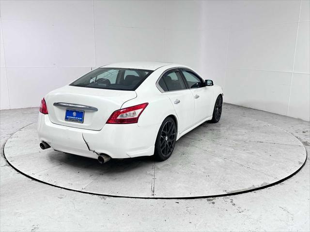 2010 nissan maxima s