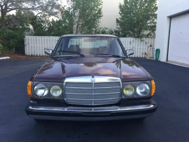 classic 1985 mercedes benz 300d turbodiesel last year w123 collector's item
