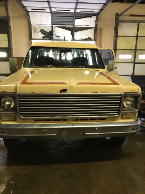 1975 chevrolet suburban 3/4 ton 4x4