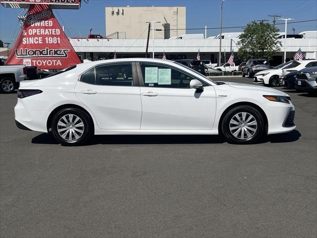 2021 toyota camry le