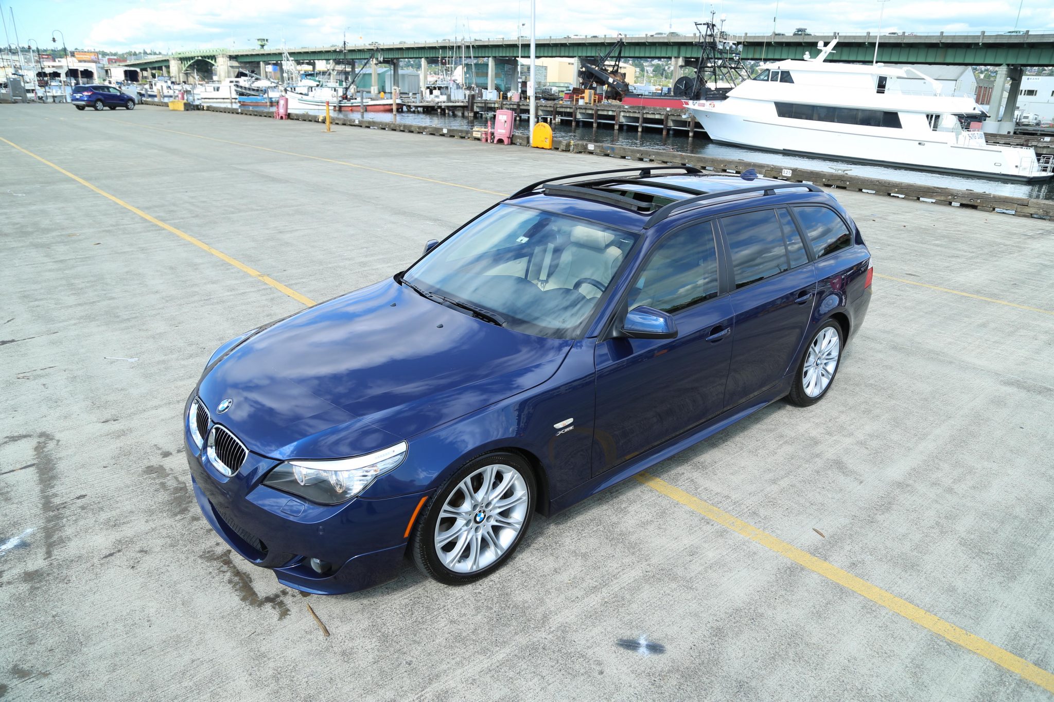 2010 bmw 535i xdrive sport wagon m sport 6-speed