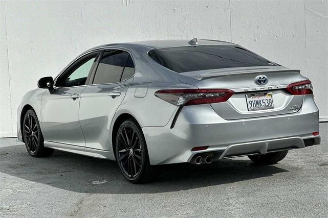 2023 toyota camry hybrid xse