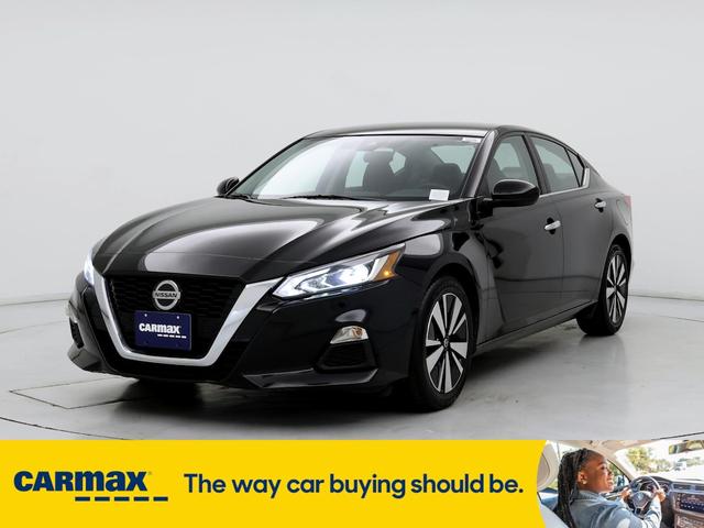 2022 nissan altima sv