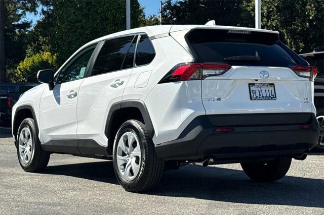 2024 toyota rav4 le