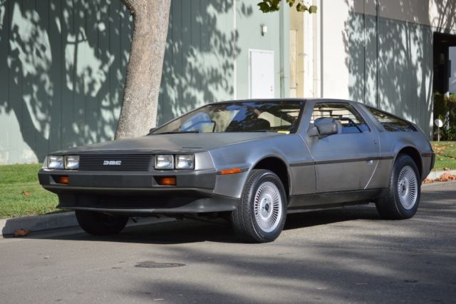 1982 delorean dmc, metal body, grey leather interior