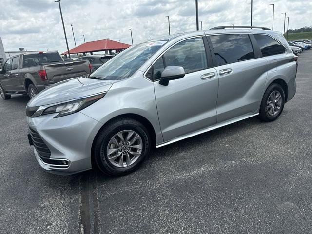 2023 toyota sienna xle 8 passenger