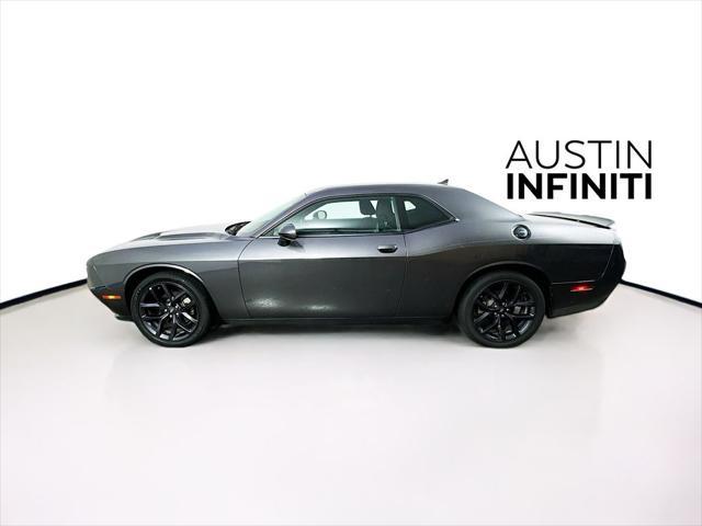 2022 dodge challenger sxt