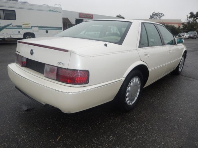 cadillac seville sts 1993 -super low miles - exceptional condition