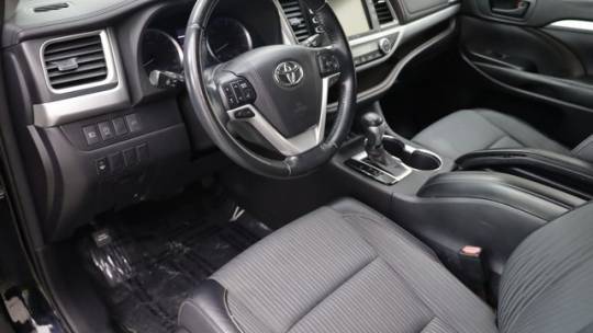 2018 toyota highlander le