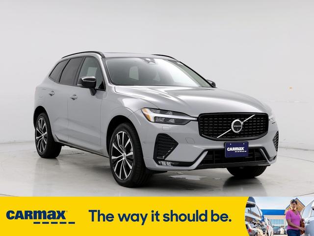 2024 volvo xc60 b5 plus dark theme
