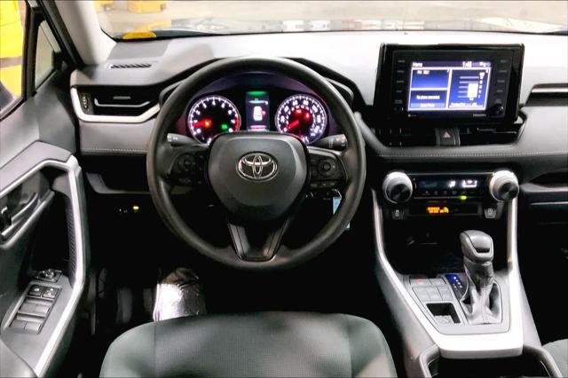 2021 toyota rav4 le