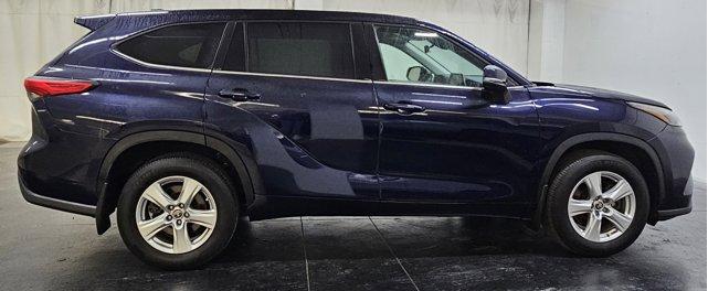 2021 toyota highlander le