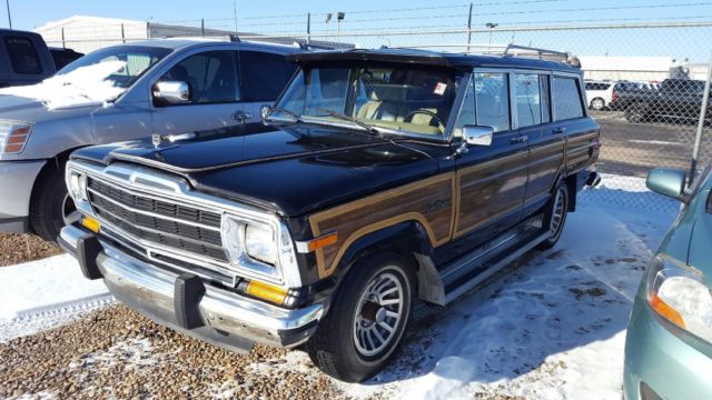 1989 jeep grand wagoneer in great running and driving condition