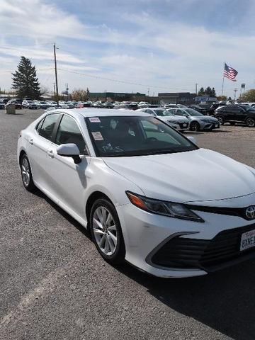 2022 toyota camry le