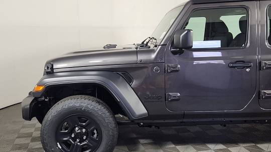 2024 Jeep Gladiator
