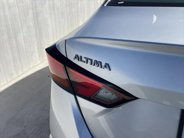 2023 nissan altima sr fwd