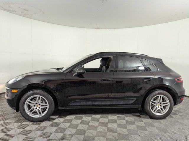 2017 porsche macan base