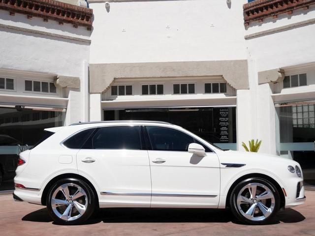 2023 bentley bentayga v8