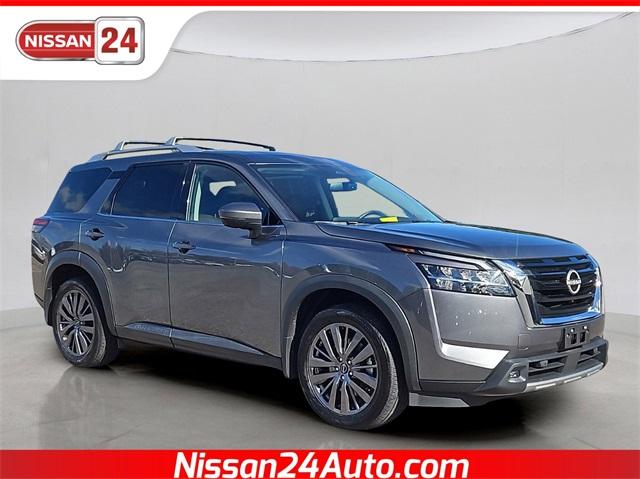 2022 nissan pathfinder sl