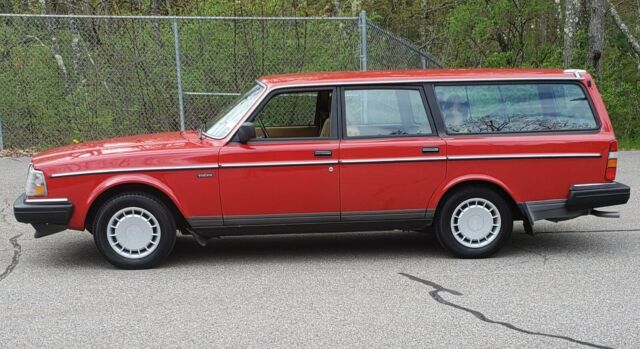 1990 volvo 240 dl wagon 1 owner amazing inside and out. manual transmission!