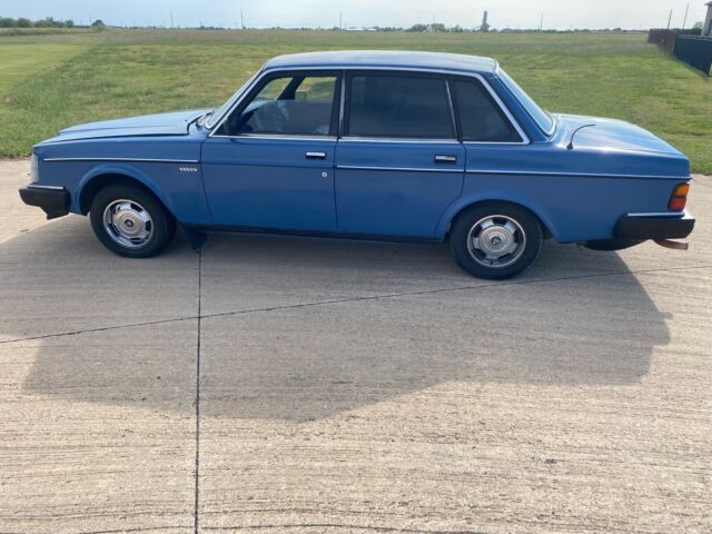 1985 volvo 244 sedan blue rwd manual dl