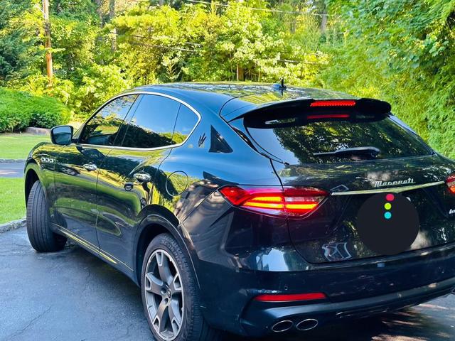 2022 maserati levante modena