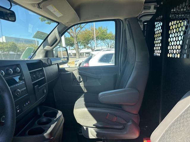 2022 chevrolet express 2500 work van