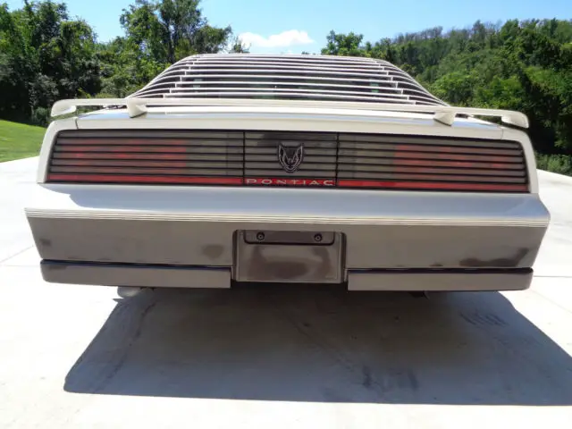 1983 pontiac trans am daytona pace car & 150+ piece collection lot automobilia