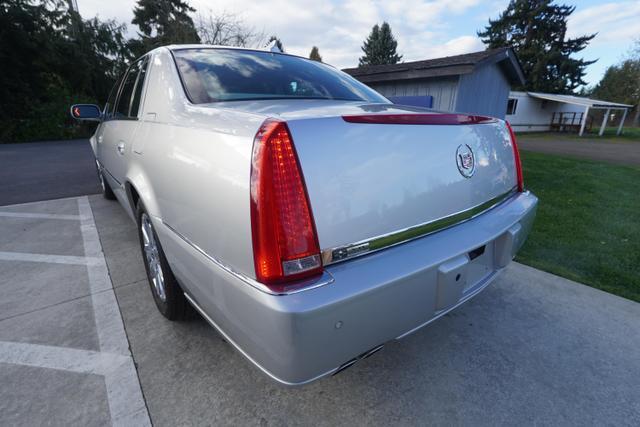 2011 cadillac dts premium collection